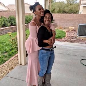 Meet your Posher, Kayla